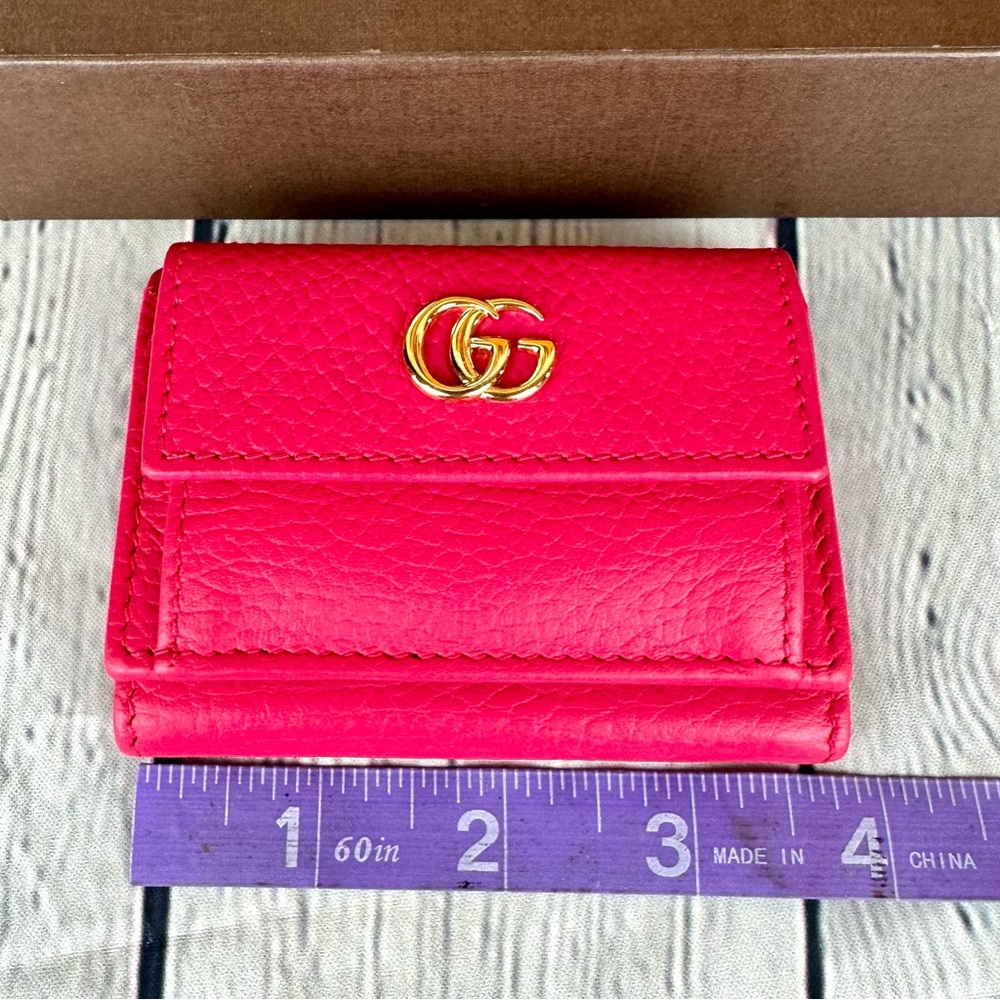 Gucci hot pink compact wallet with card holder and coin section - Picture 14 of 15